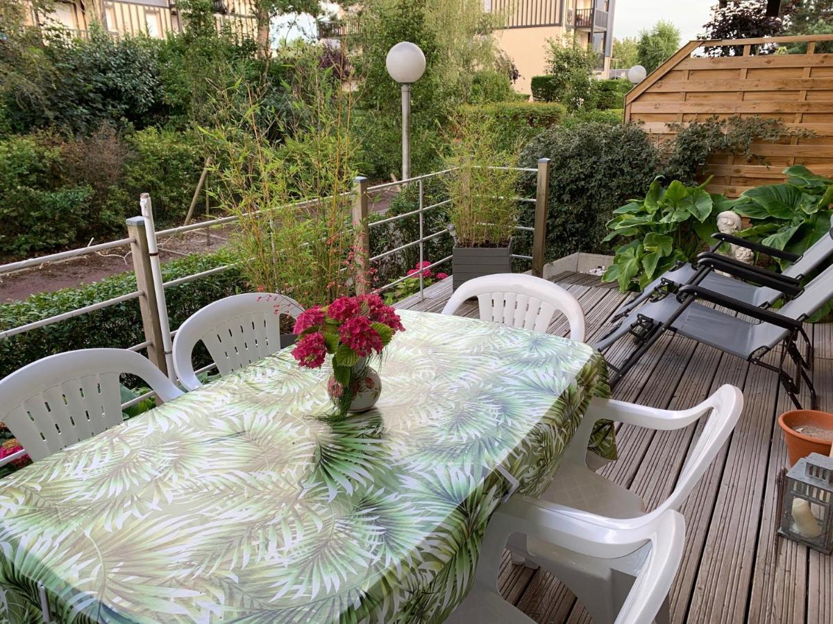 Cabourg, Appartement plain pied avec terrasse accès direct à la plage Esterno foto
